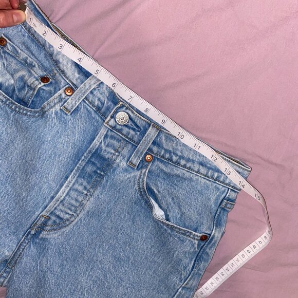 Levis Women's 501 Classic Straight Leg Jeans - Size 26 - Picture 8 of 10